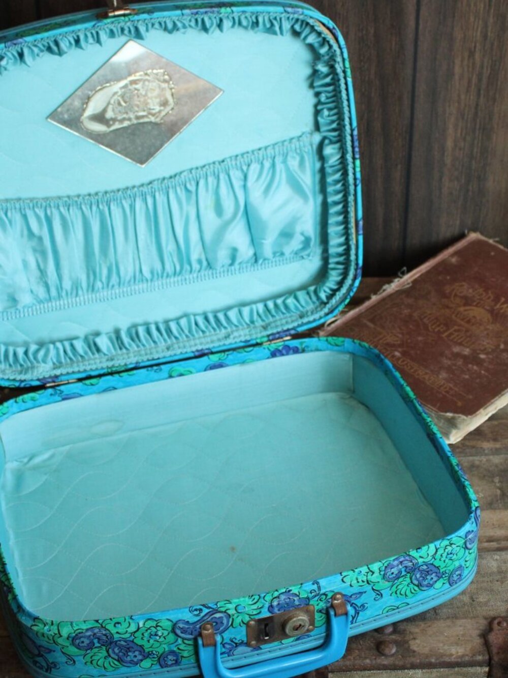 Vintage 1960s Suitcase, Floral Print Hard Side Travel Case,  Mirror Inside - Picture 9 of 10